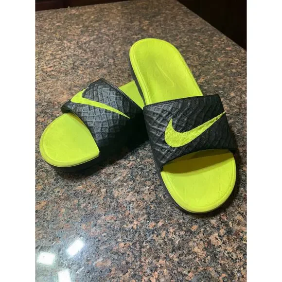 Nike Benassi Solarsoft Slides Black Volt Men's Size 10 - Picture 4 of 8